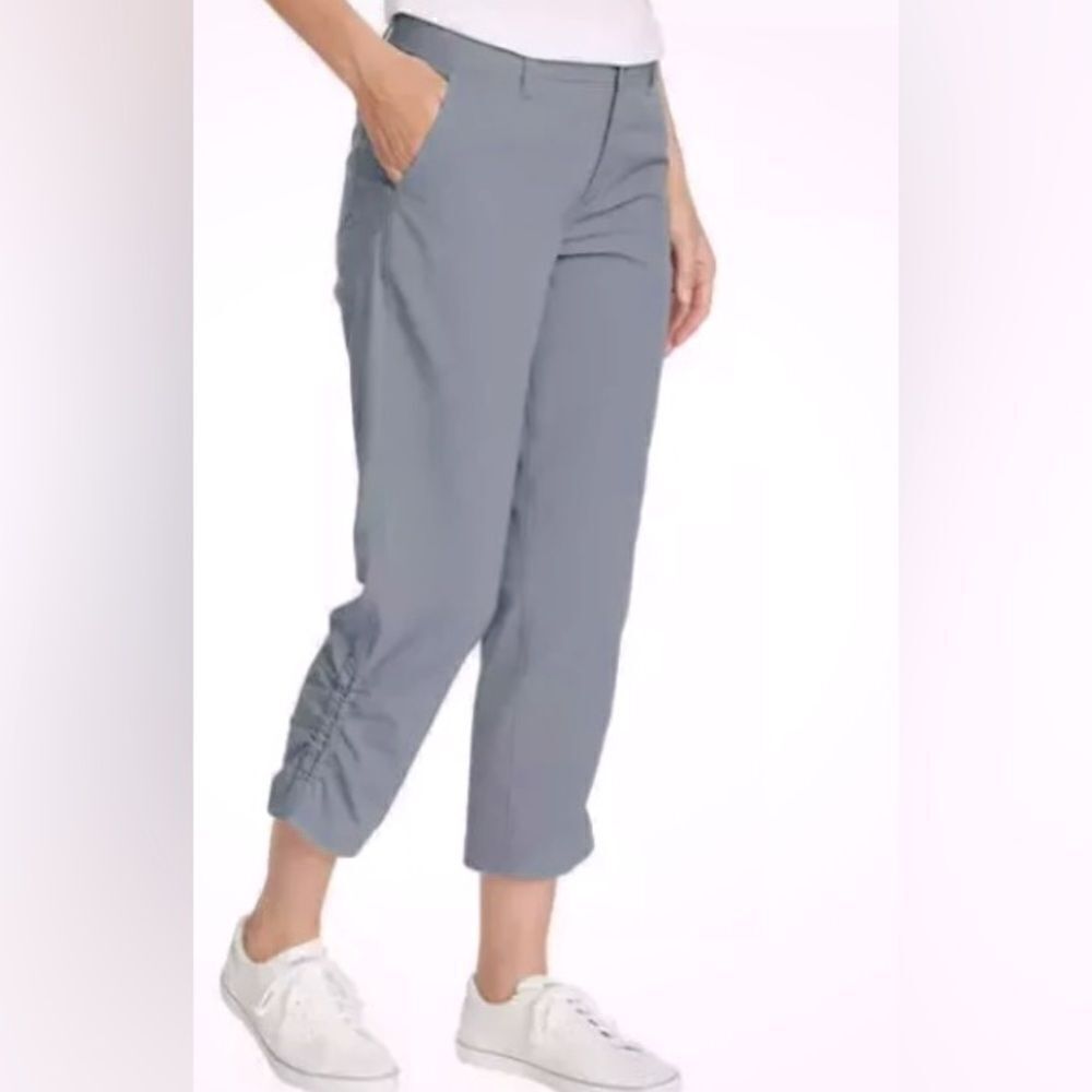 🛍️ Eddie Bauer Women's Ripstop Crop
Pants, Gray, Size 12,and 14💥